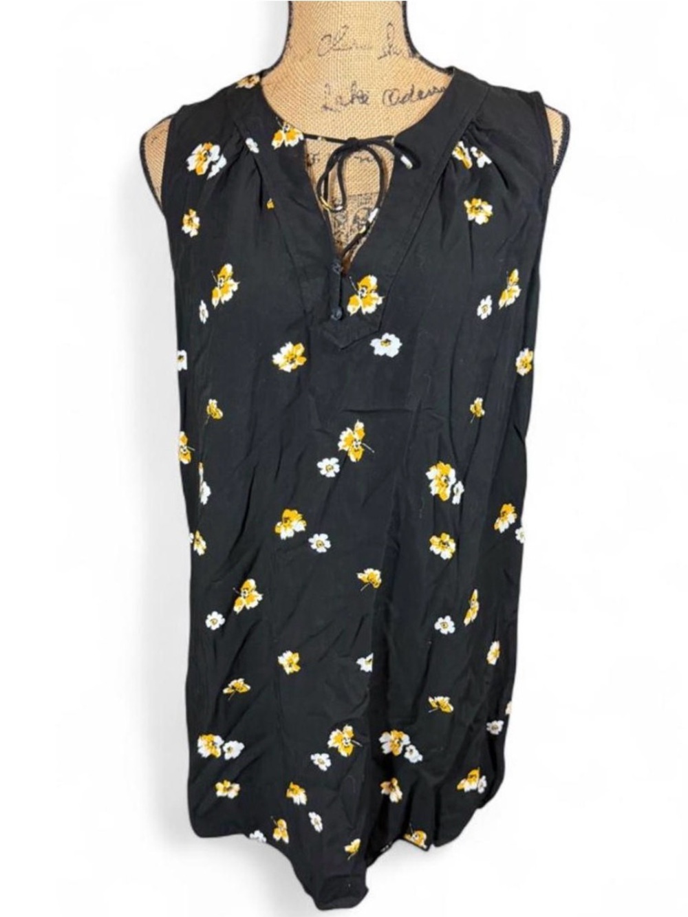 Old Navy Petite Black Floral Sleeveless shift Dress Medium Petite